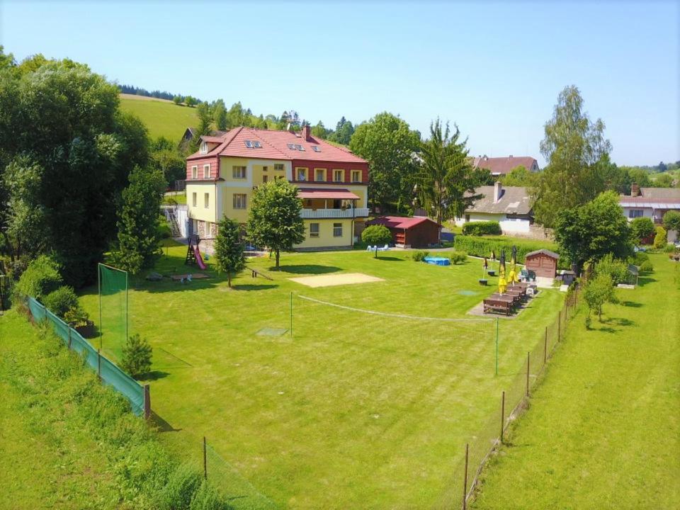 Penzion Horacko Hotel Uncin Kültér fotó